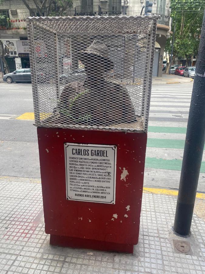 Avenida Corrientes Y Billinghurst A Metros De Abasto Shopping Buenos Aires Exterior photo